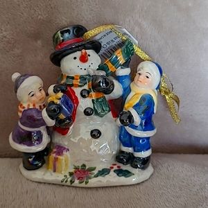 Royal Albert Old Country Roses musical Christmas ornament